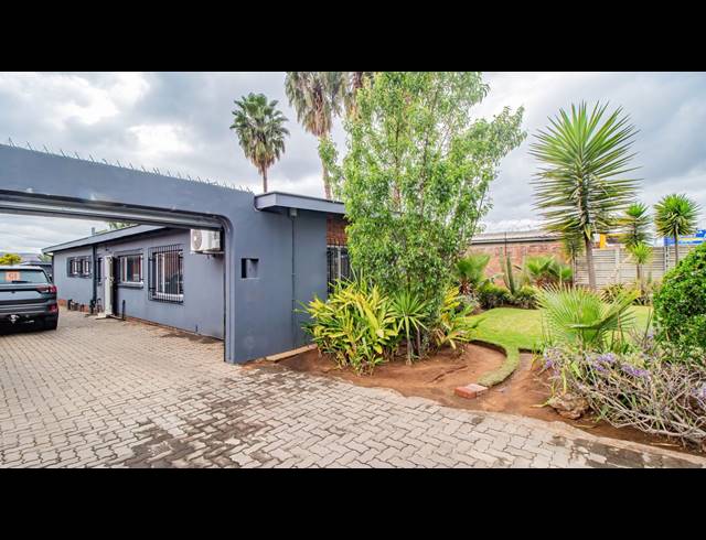 800M² BUILDING FOR SALE IN HERMANSTAD